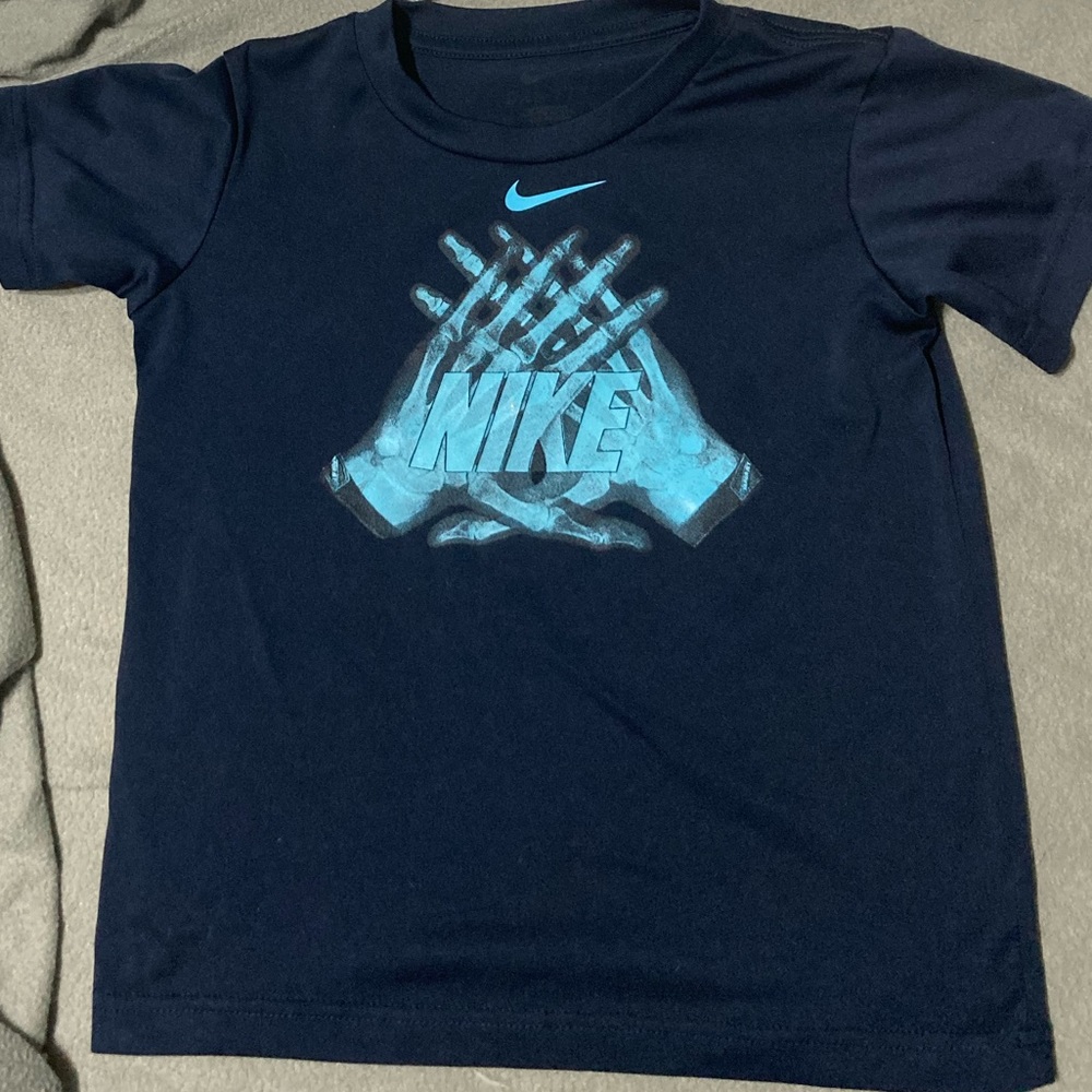 Nike shirt boys size 4
